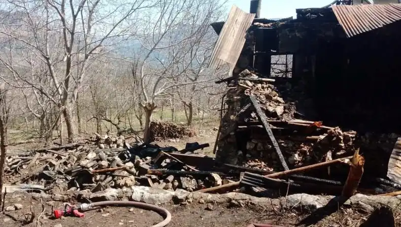 Karaman’da Müstakil Evde Yangın: Bir Ölü, Bir Yaralı Olayı Korkuttu
