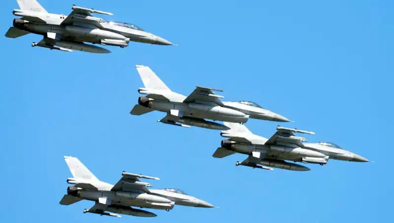 ABD'nin F-16 Planı: Ukraynalı Pilotların Eğitimi İçin 310 Milyon Dolar Ayırdı