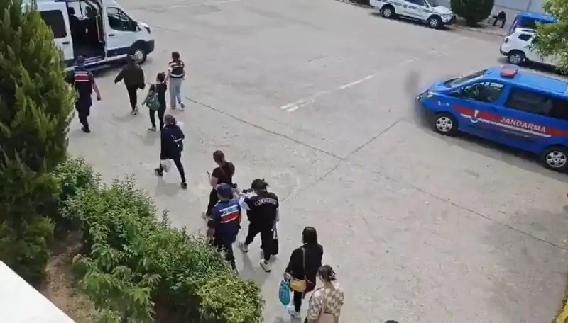 Taylandlı Kadınlara Çalışma İzni Vaadiyle Fuhuş Ağları Ortaya Çıktı