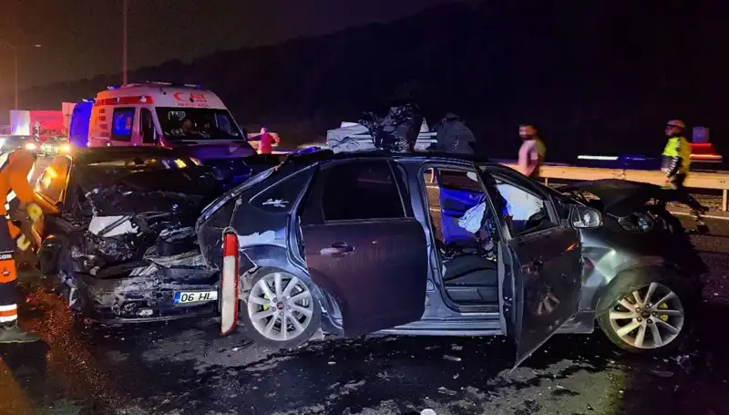 TEM Otoyolu'nda Zincirleme Kaza: 7 Yaralı, Trafik Kilitlendi
