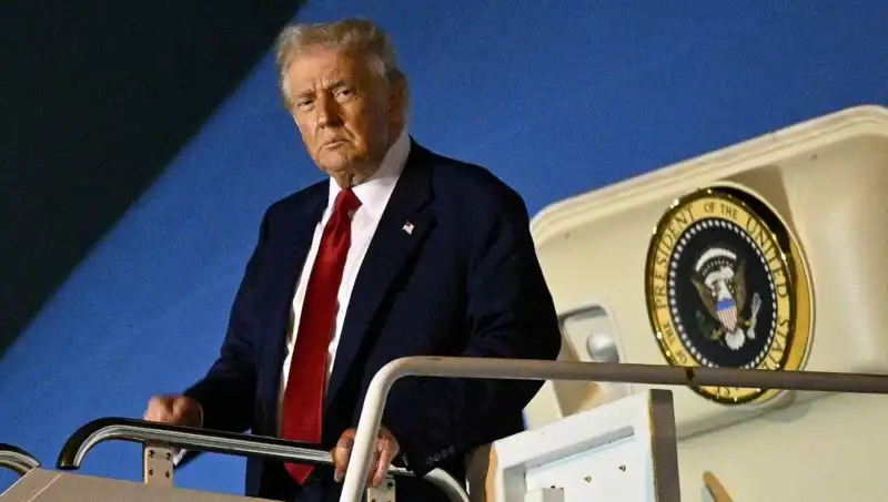 ABD Başkanı Trump, Lahey'deki NATO Zirvesi’ne Katılma Kararı Aldı