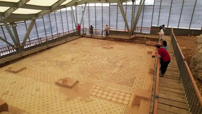 Restore Edilen 'Cennet Bahçesi' Mozaiği İstanbul'da Ziyarete Açıldı