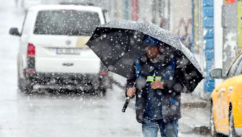 İstanbul'da Nisan Ayında Yağmur Yerine Kar Yağabilir mi?
