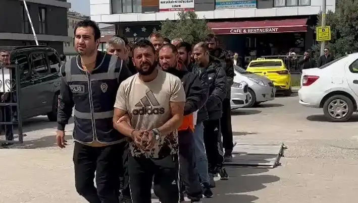 Edirne'de Yıldırım Hızıyla Gerçekleşen Eş Zamanlı Operasyonla Yedi Firari Yakalandı