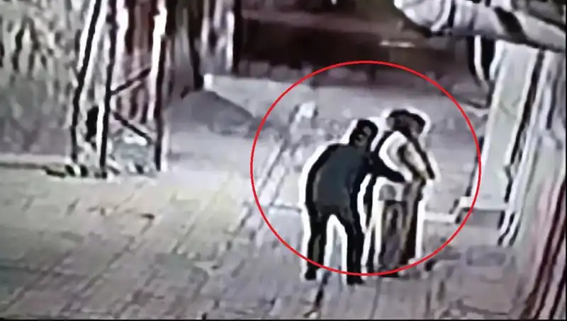 İstanbul'da Kapkaççılara Polis Operasyonu: Pazarcı ve Simitçi Kılığına Girildi!