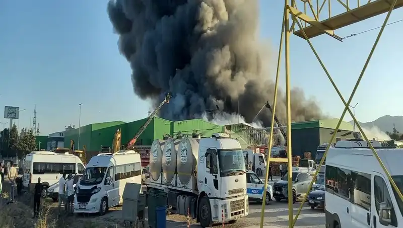 Gönen'de Fabrika Yangını: İşçilerin Kimlikleri Belirleniyor, Detaylar Açıklanıyor!