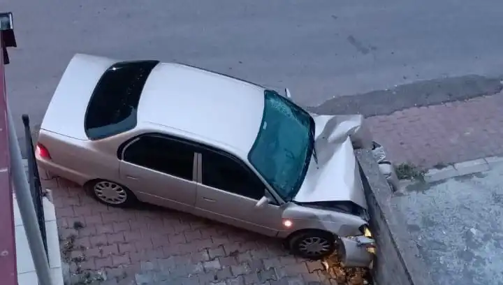 Kontrolü Kaybeden Araç Kahramanlar Sokaklarını Sarstı!