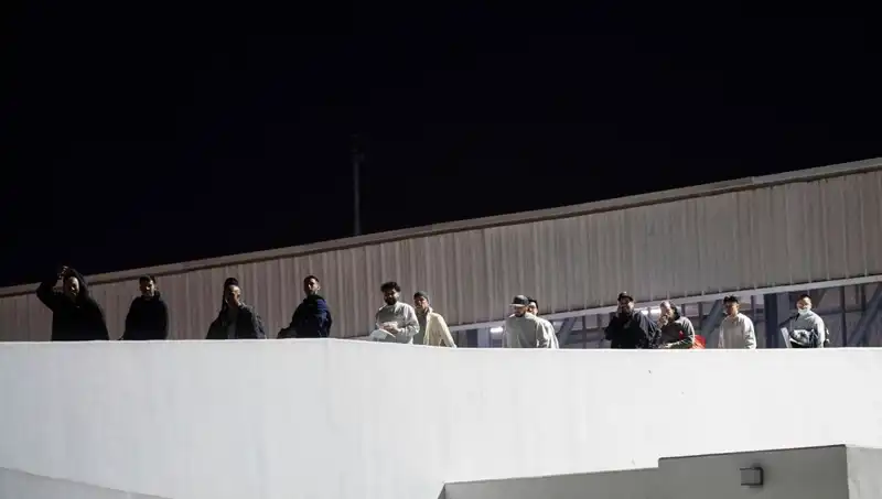 Türkiye'de Düzensiz Göçmen Operasyonları: İki İlde 200'den Fazla Yakalama