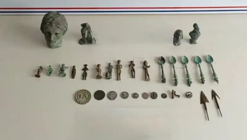 Roma Dönemine Ait Tarihi Eserler İstanbul'da Ele Geçirildi!