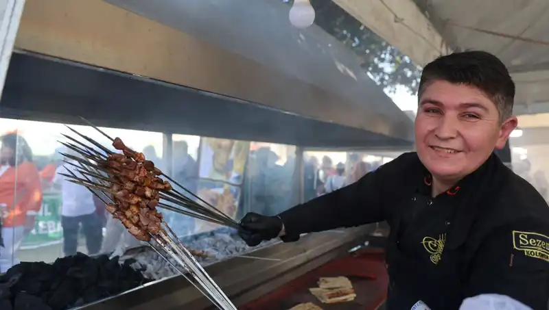 Kozan Karnavalı'nda Ciğer Coşkusu: Yarım Ton Tüketildi!