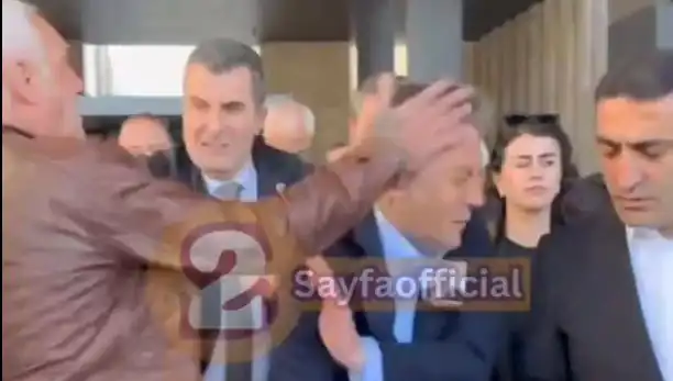 Özgür Özel'in AKM Çıkışında Şok Fiziksel Saldırı!