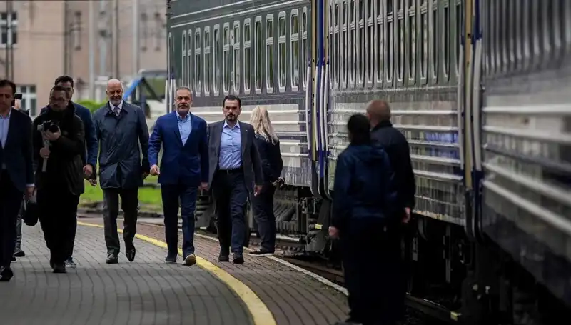 Dışişleri Bakanı Fidan, Ukrayna İle Stratejik İşbirliklerini Güçlendirmek İçin Ziyaret Gerçekleştirdi