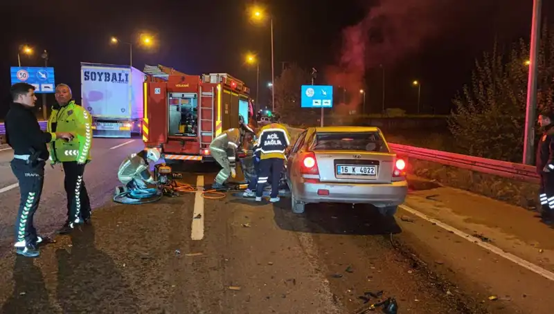 İstanbul’da Kamyon Kazasında Sürücü Hayat Mücadelesi Veriyor