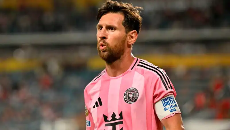 Messi'nin İlk Maçında Beraberlik: Son Kere Direkten Döndü
