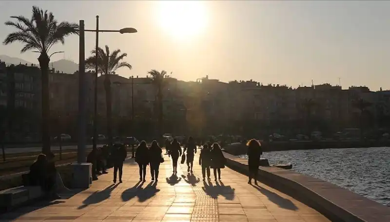 İstanbul’da Hafta Sonu Hava Durumu: Yağmur Mu, Güneş Mi?