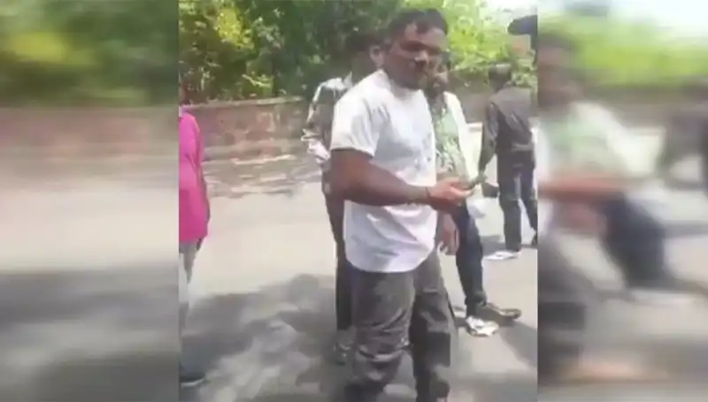 11A Yolcusunun Şaşırtan Deneyimi: "Biri Beni Yakaladı" Anlatımı