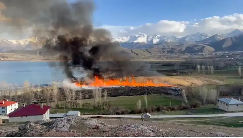 Kuş Cenneti'nde Yangın: Sazlıklar Alev Alev, Hayvan Yaşamı Tehlikede!