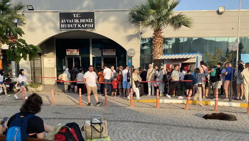Tatilcilerin Gözdesi: Bayramda Midilli Adası'na Yoğun İlgi