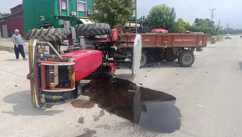 İstanbul'da Traktör Otomobille Çarpıştı: 2 Yaralı Daha Önce Görülmemiş Bir Kaza!