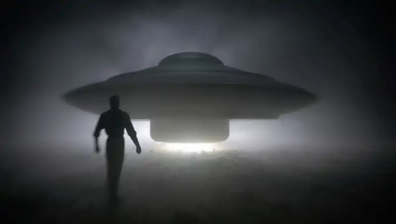 UFO Uzmanı Uyardı: "Uzaylılar Masum İnsanları Katletmeye Başladı!"