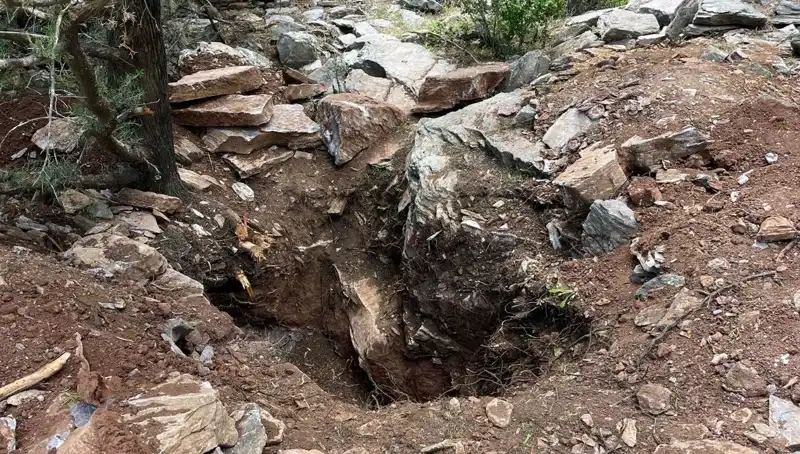 Eski Vali ve Emekli Albay Define Ararken Yakalandı: Gözler Olayda!