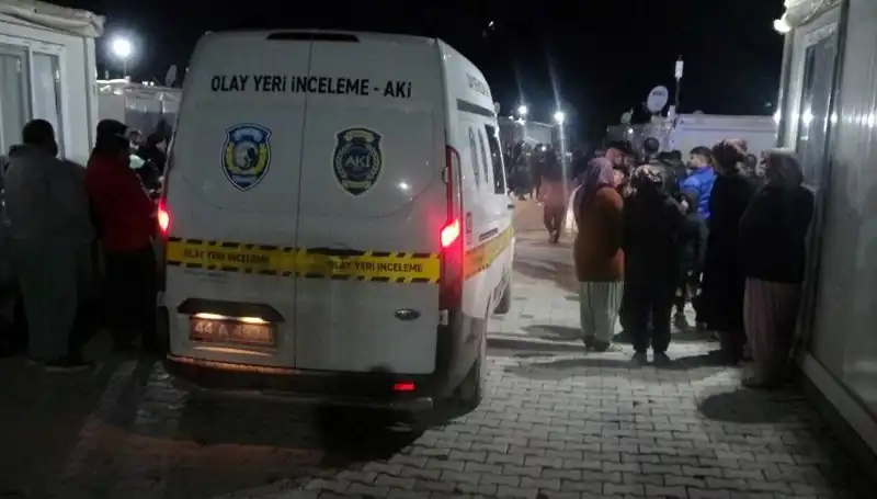 İstanbul'da Silahlı Kavga: İki Husumetli Gruplar Arasında Kanlı Çatışma